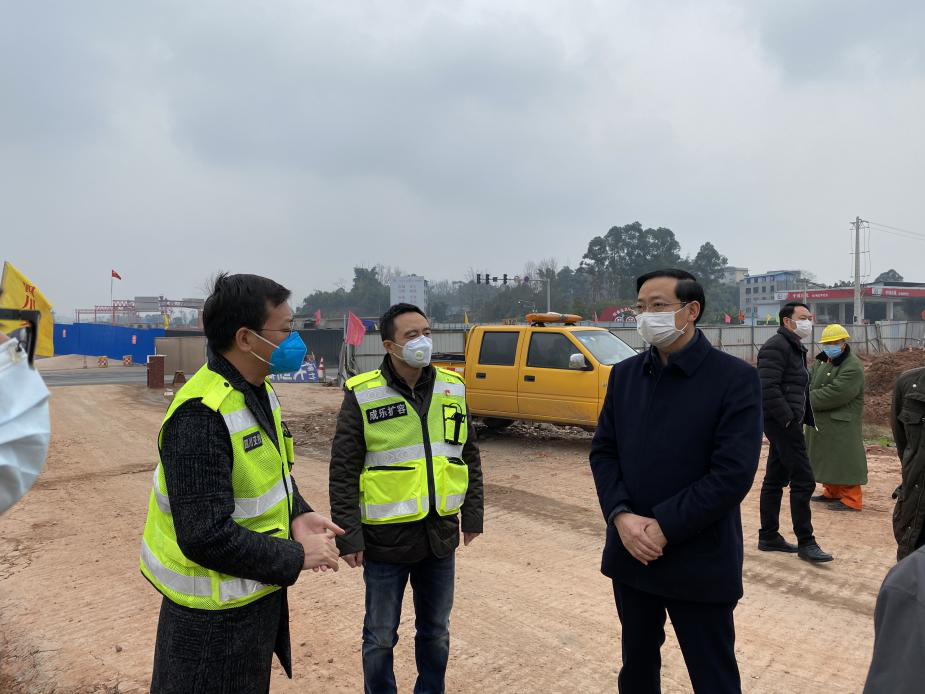 罗新礼副市长现场了解项目部防疫情况.png 罗新礼副市长现场了解项目部防疫情况.png