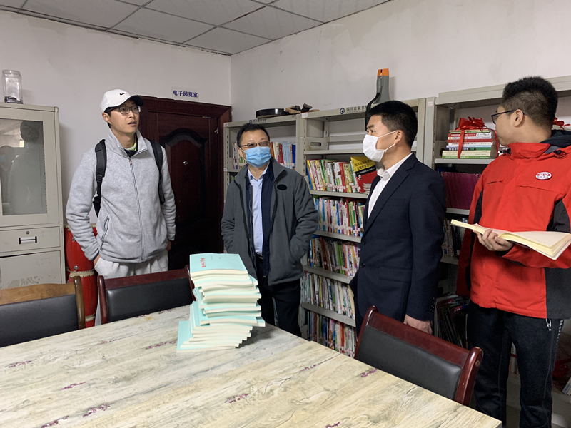 考察小组与宜坡署觉村村委会进行考察交流_副本.png 考察小组与宜坡署觉村村委会进行考察交流_副本.png