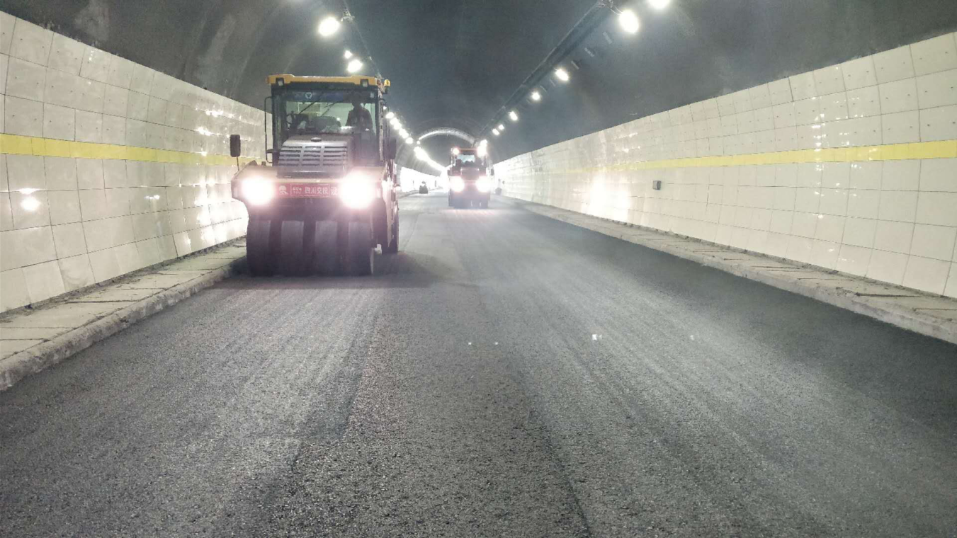 都汶高速紫坪铺隧道底鼓病害应急.png 都汶高速紫坪铺隧道底鼓病害应急.png
