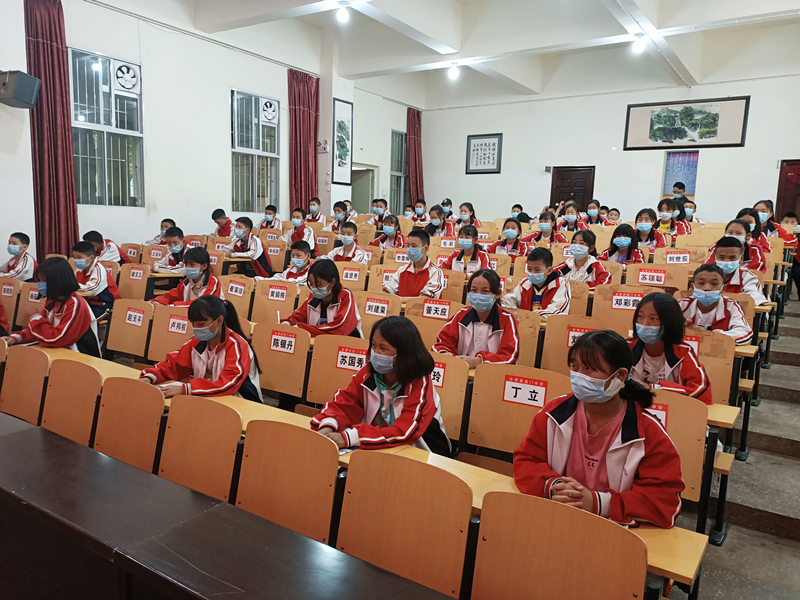 德会TJ1-3青年志愿队赴益门中学开展安全教育知识讲座1_副本.png