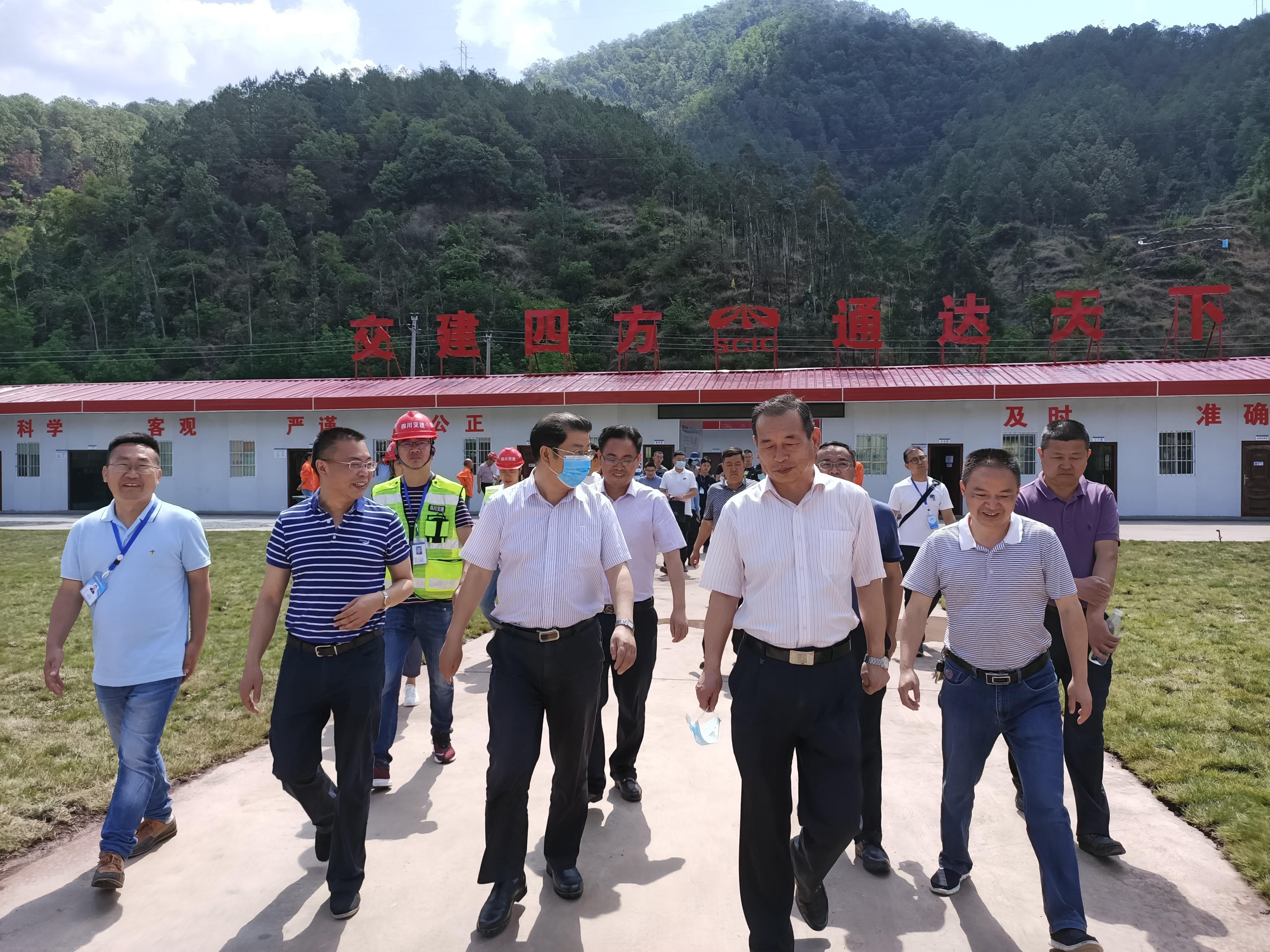 凉山州常务副州长蒋刚调研德会TJ1-3项目部K48智慧场站.jpg 凉山州常务副州长蒋刚调研德会TJ1-3项目部K48智慧场站.jpg