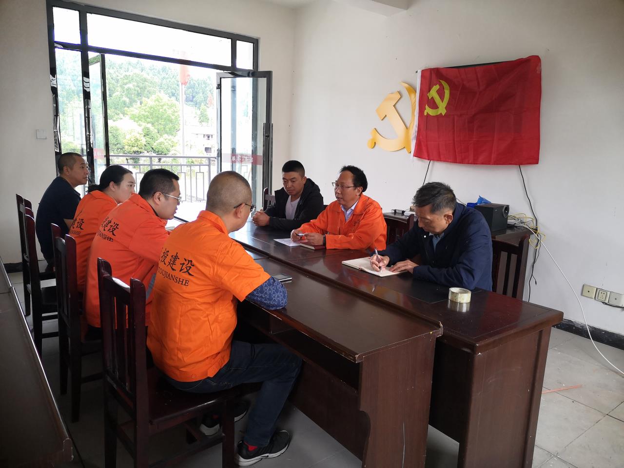 座谈会.jpg 座谈会.jpg