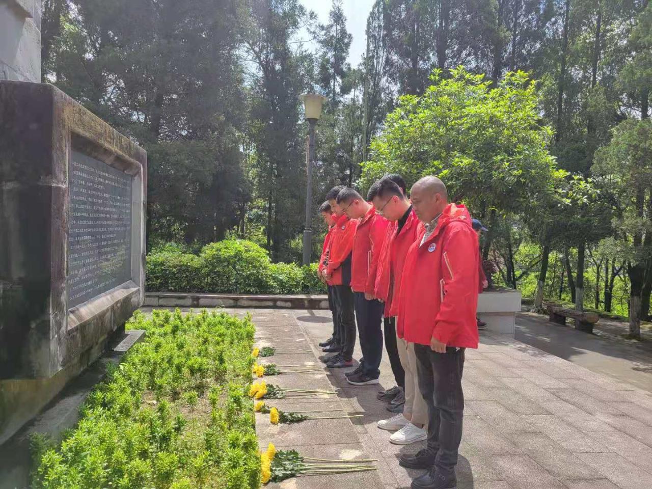 纪念馆参观4.jpg 纪念馆参观4.jpg