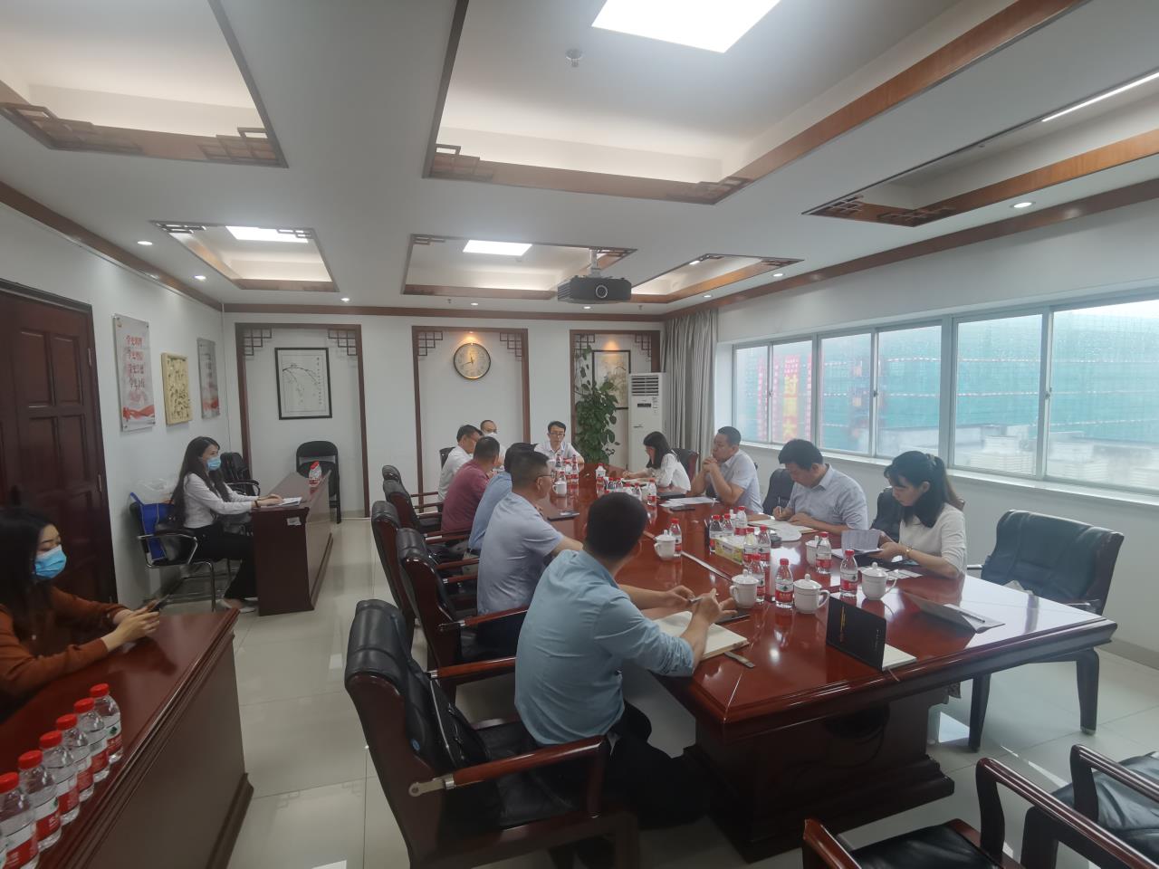 鹤洲新区区政府1.jpg 鹤洲新区区政府1.jpg